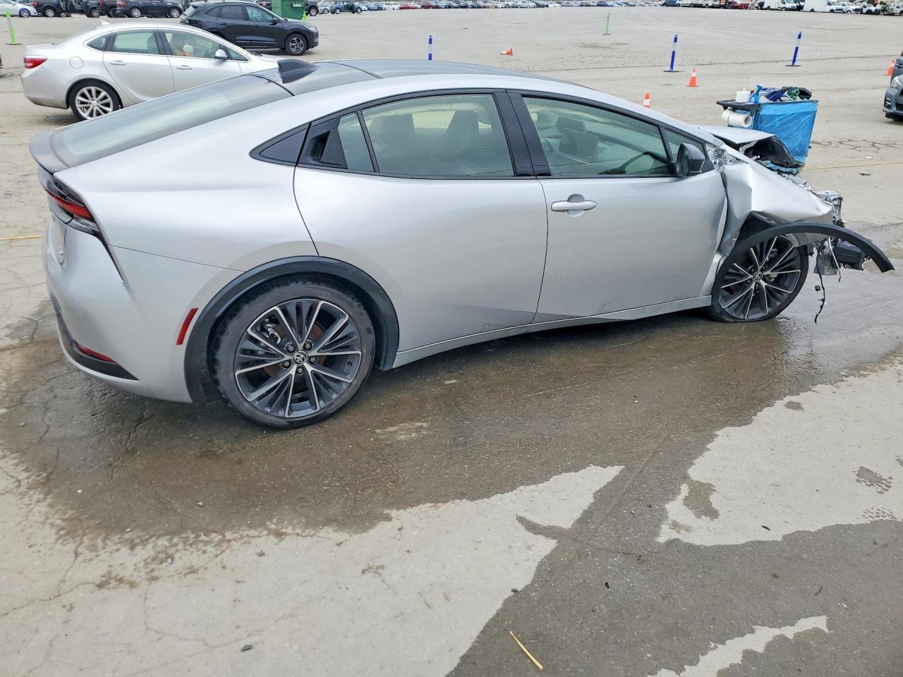 2025 TOYOTA PRIUS