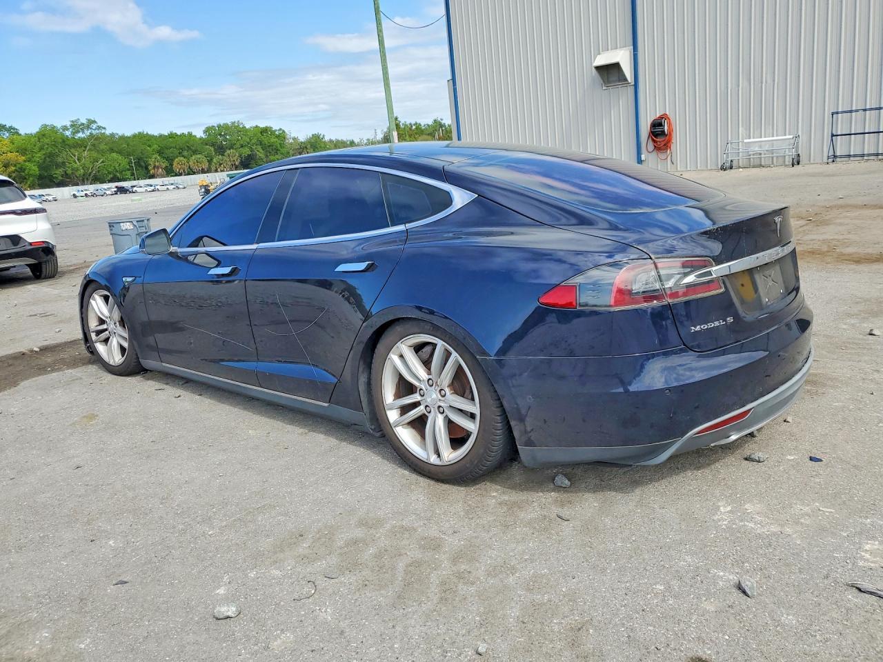 2015 TESLA MODEL S