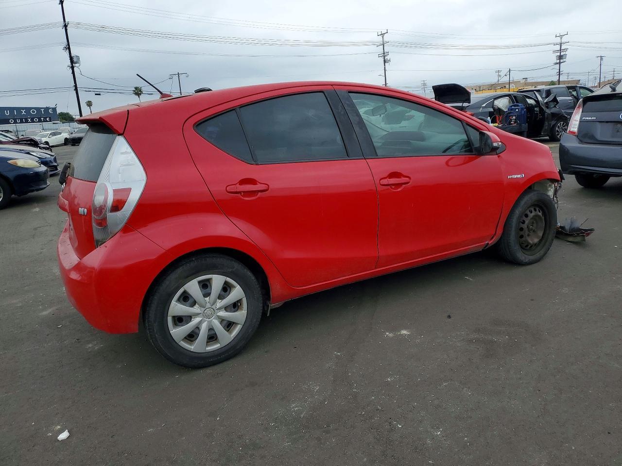 2014 TOYOTA Prius c