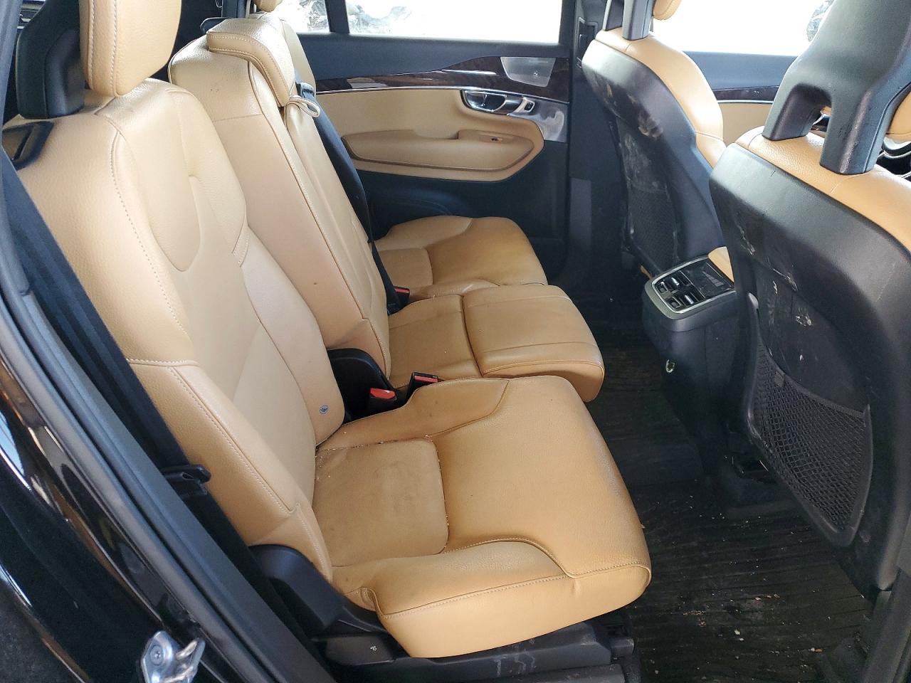 2016 VOLVO XC90