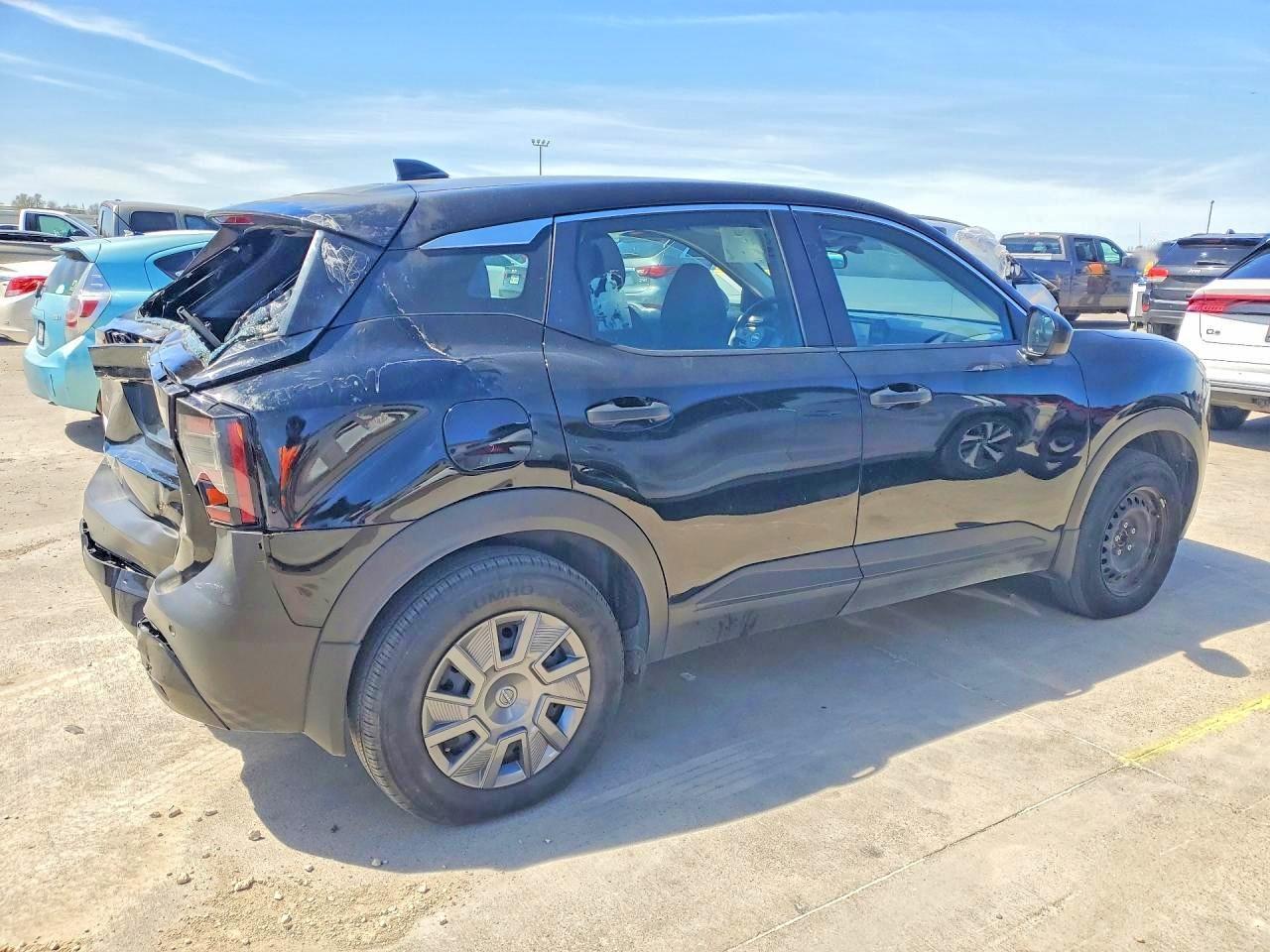 2025 NISSAN KICKS