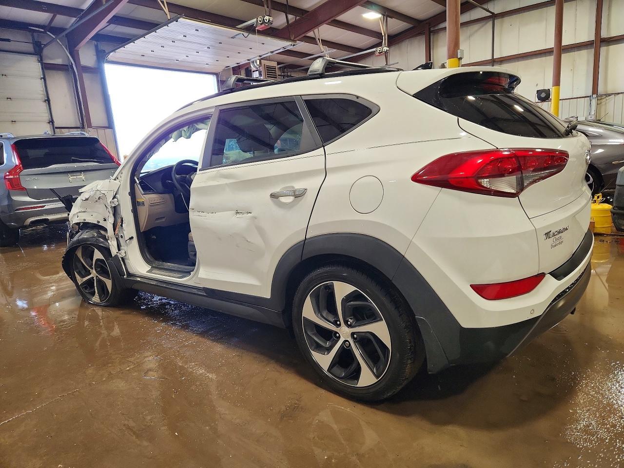 2016 HYUNDAI TUCSON