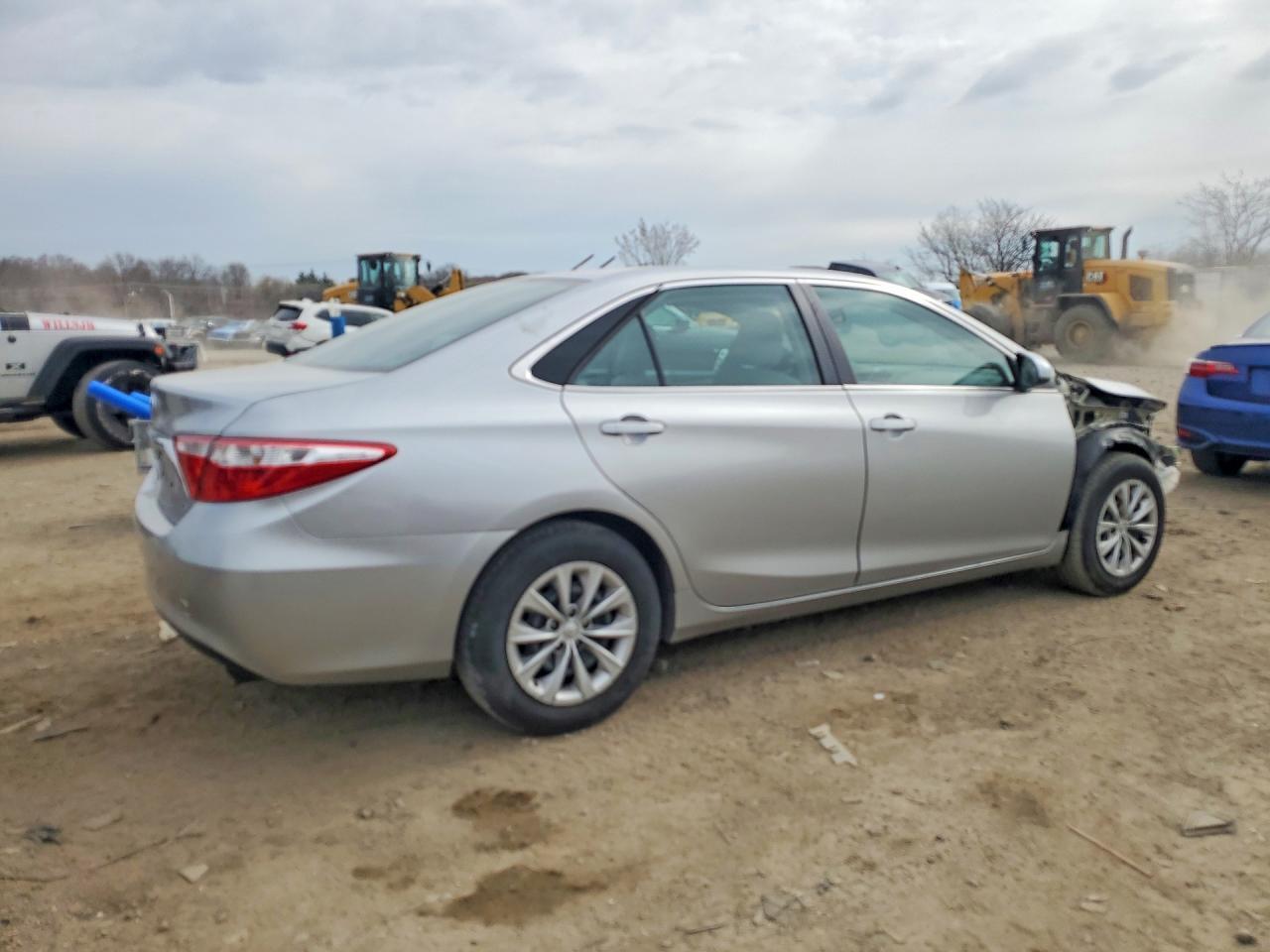 2015 TOYOTA CAMRY