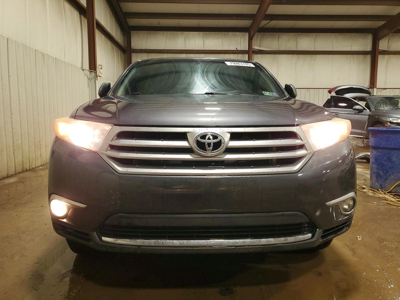 2011 TOYOTA HIGHLANDER