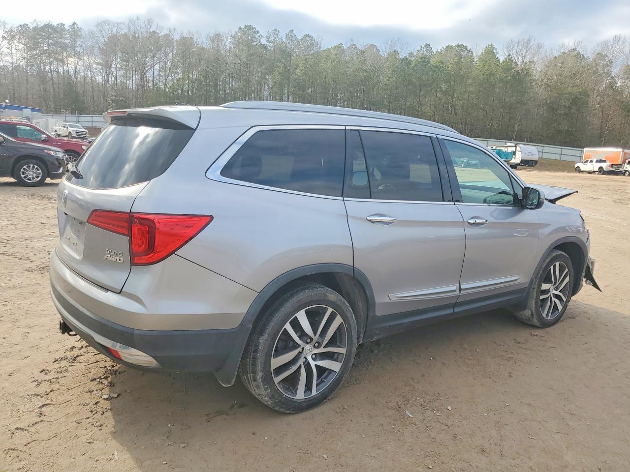 2017 HONDA PILOT
