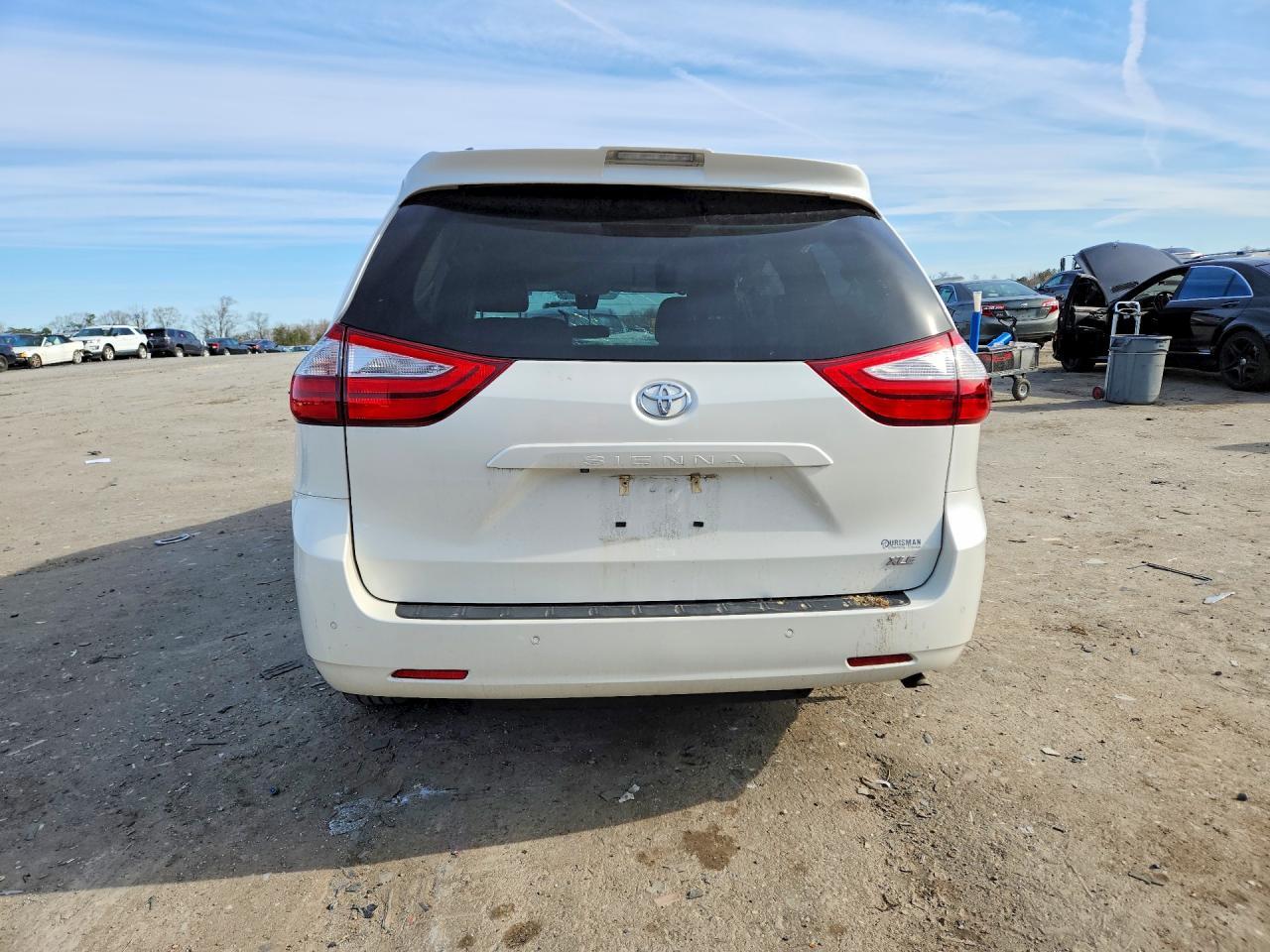2018 TOYOTA SIENNA