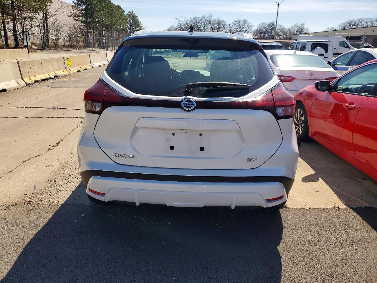 2021 NISSAN KICKS