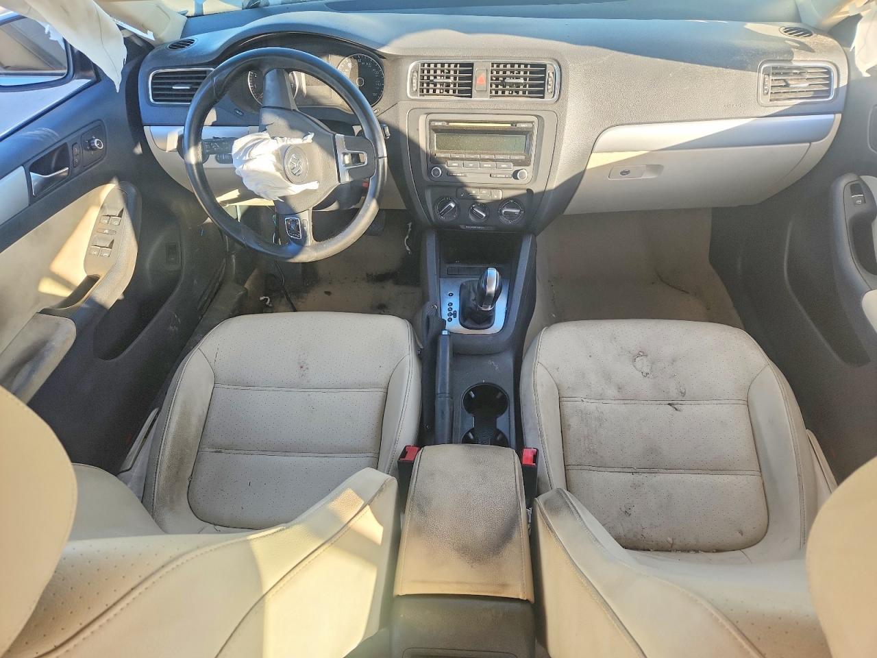 2013 VOLKSWAGEN JETTA