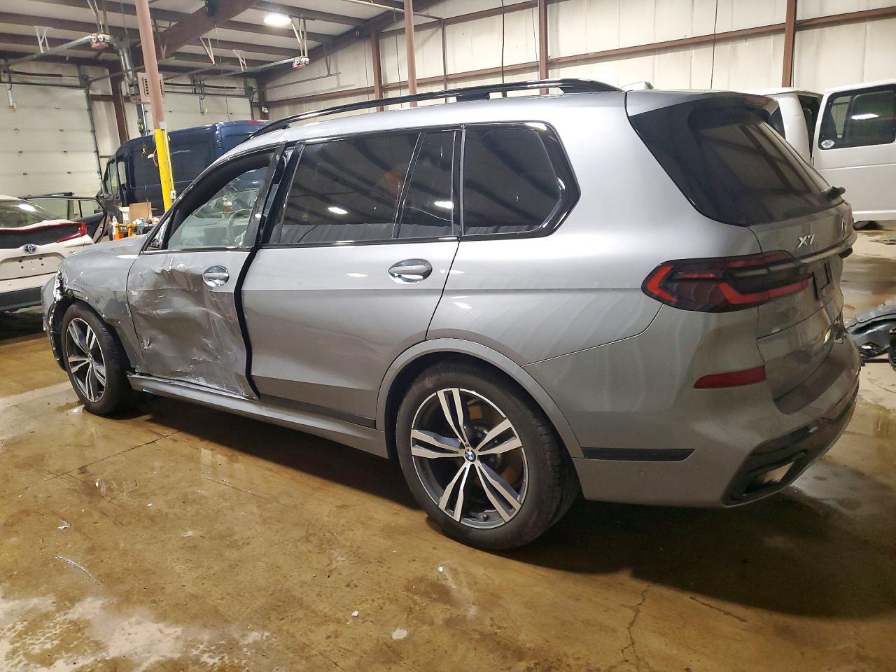 2025 BMW X7