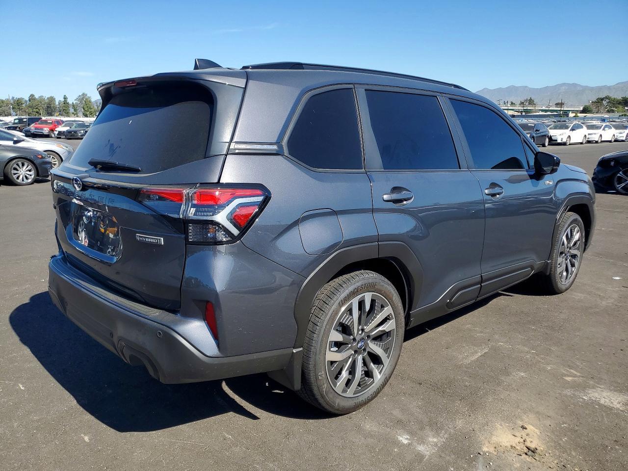 2025 SUBARU FORESTER