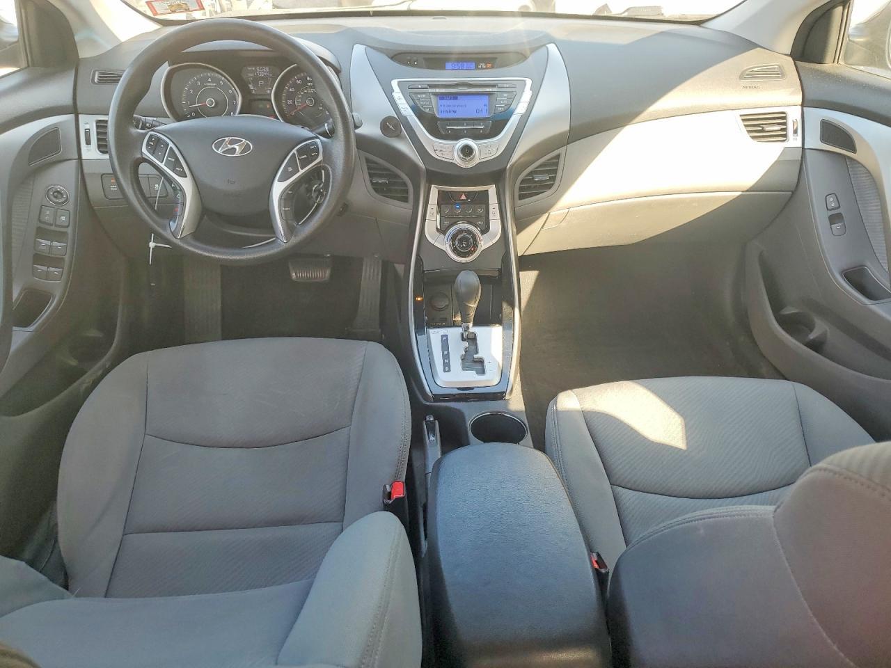 2012 HYUNDAI ELANTRA
