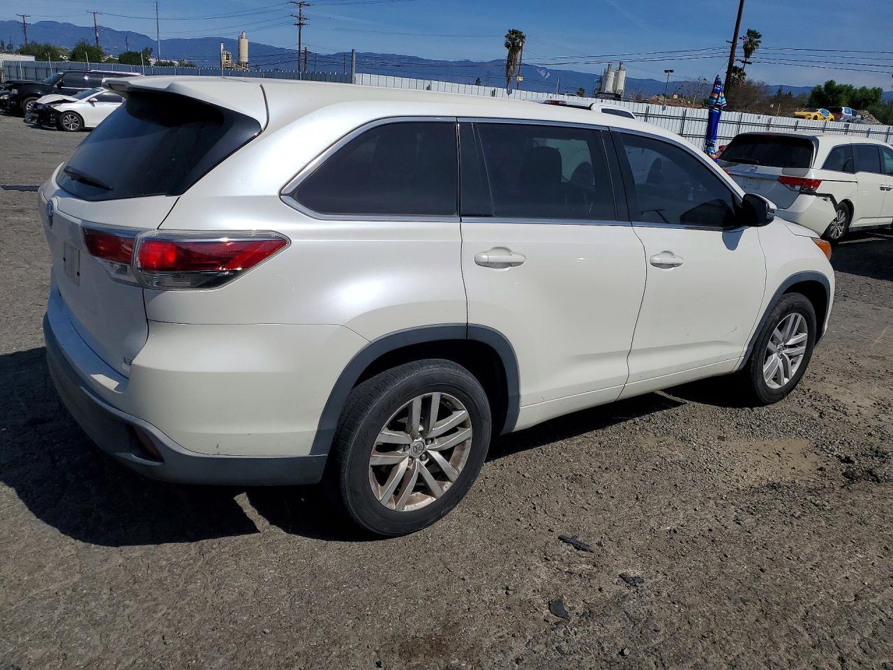 2015 TOYOTA HIGHLANDER