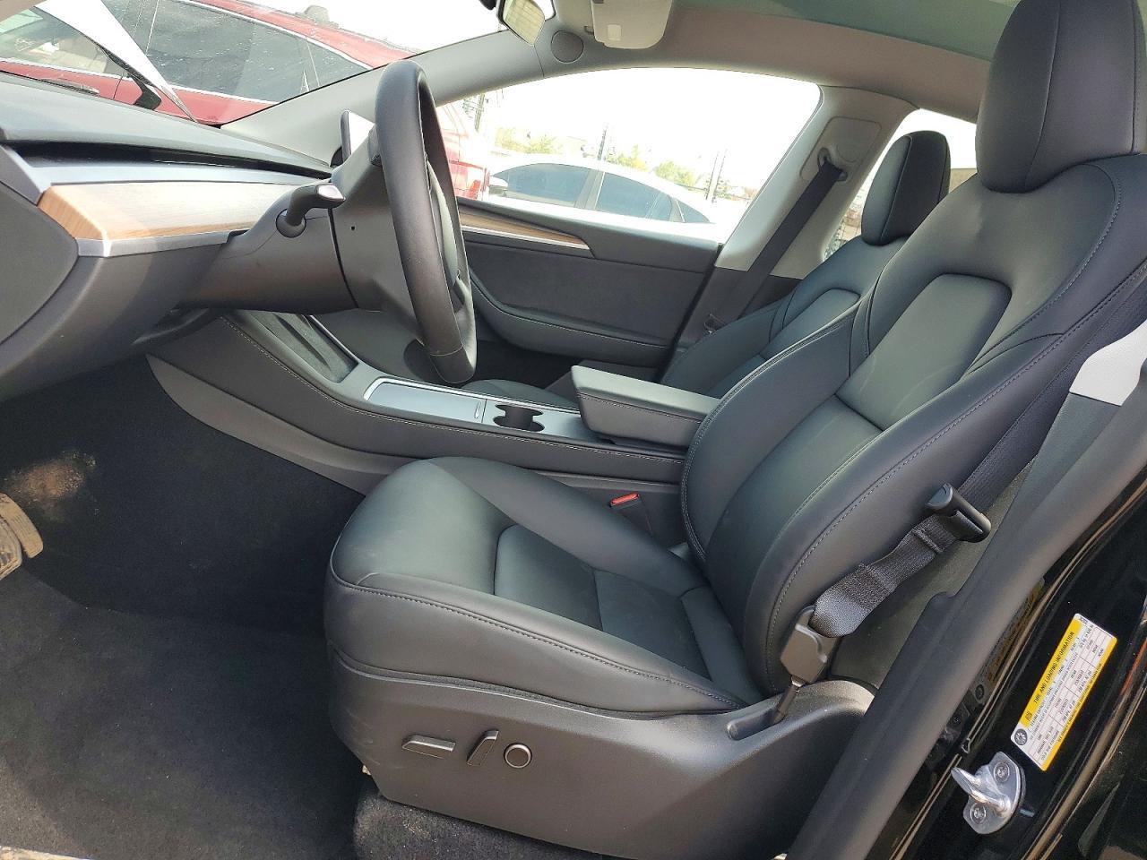 2025 TESLA MODEL Y