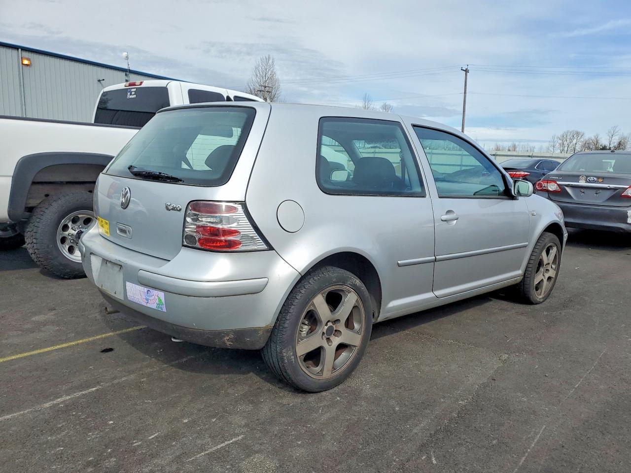 2003 VOLKSWAGEN GOLF