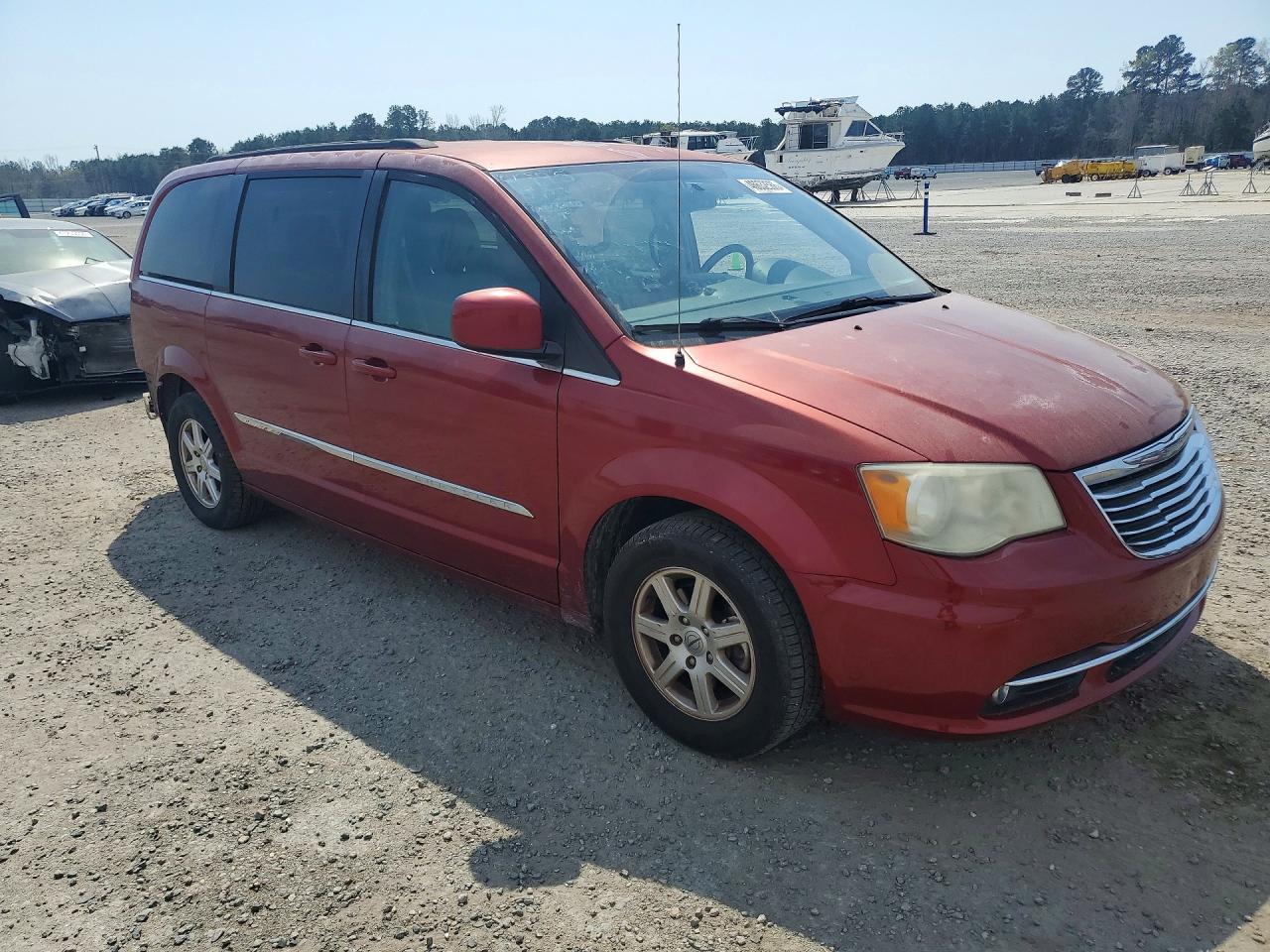 2012 CHRYSLER Town & Country