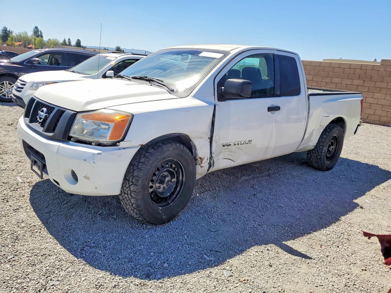 2011 NISSAN Titan