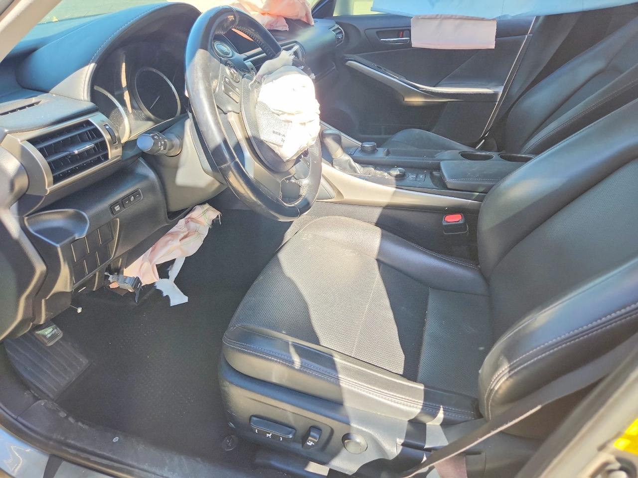 2016 LEXUS IS 200t