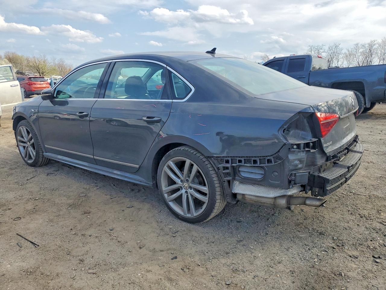 2017 VOLKSWAGEN Passat