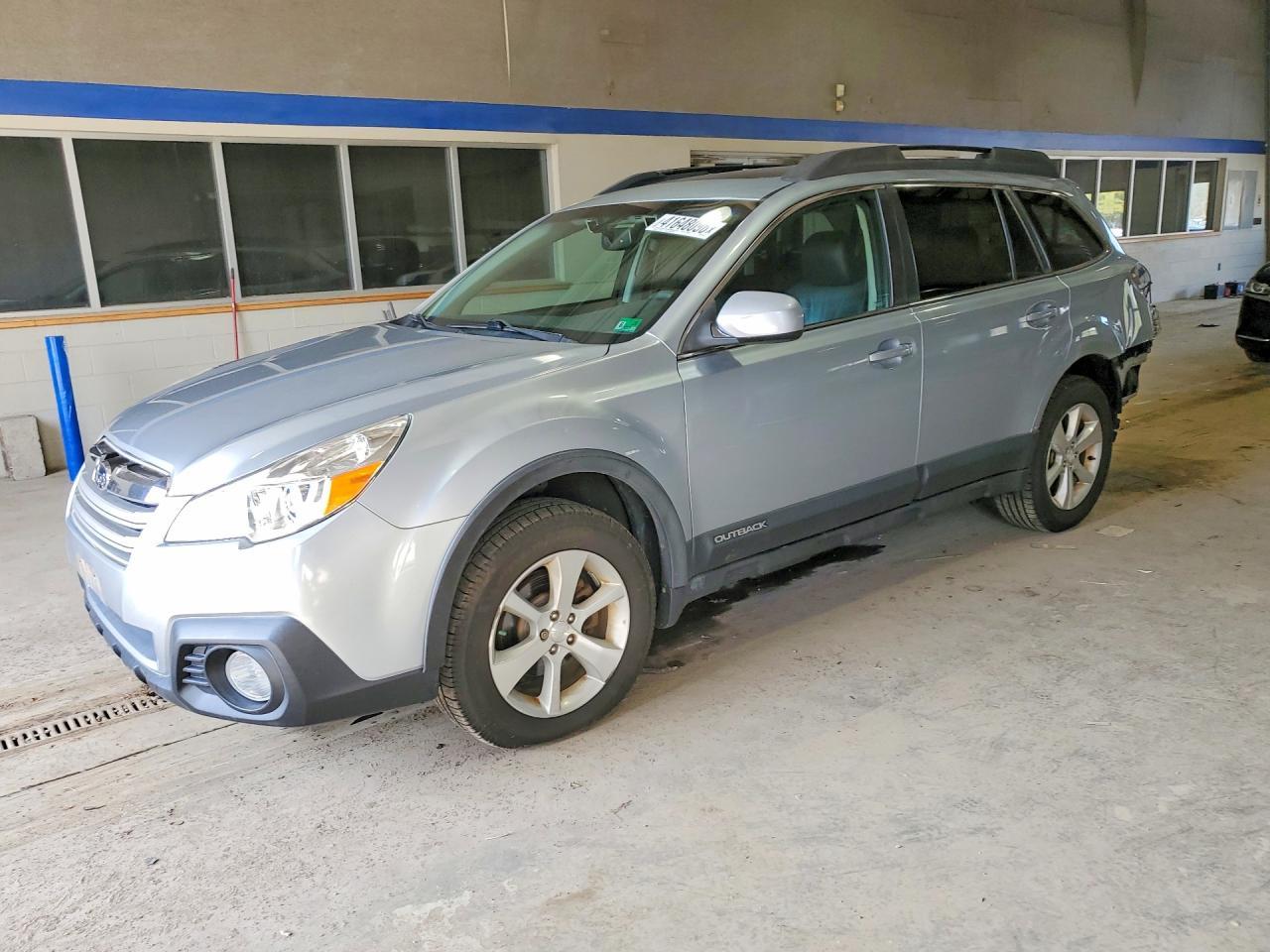 2014 SUBARU Outback