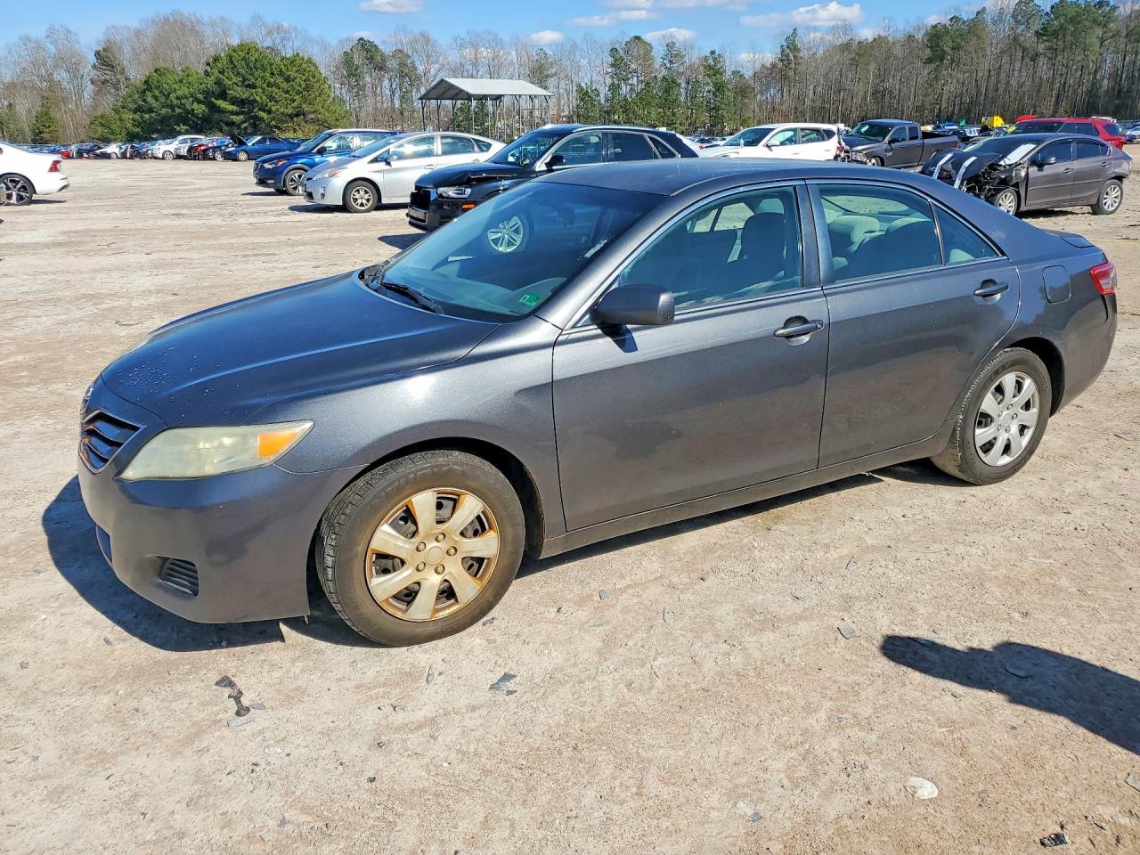 2011 TOYOTA CAMRY