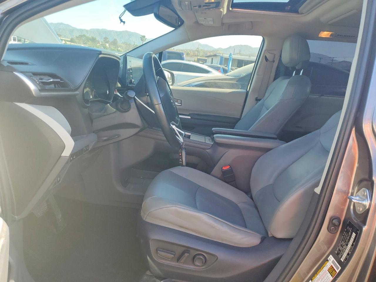 2022 TOYOTA SIENNA