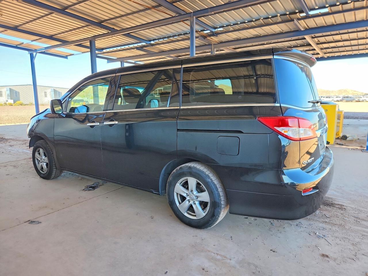 2015 NISSAN Quest