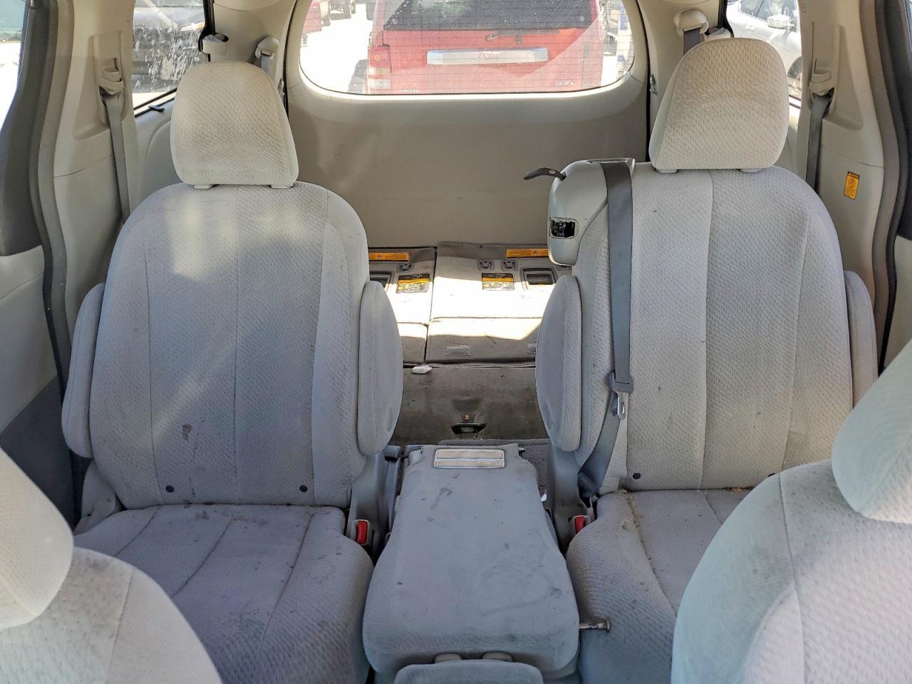 2012 TOYOTA SIENNA