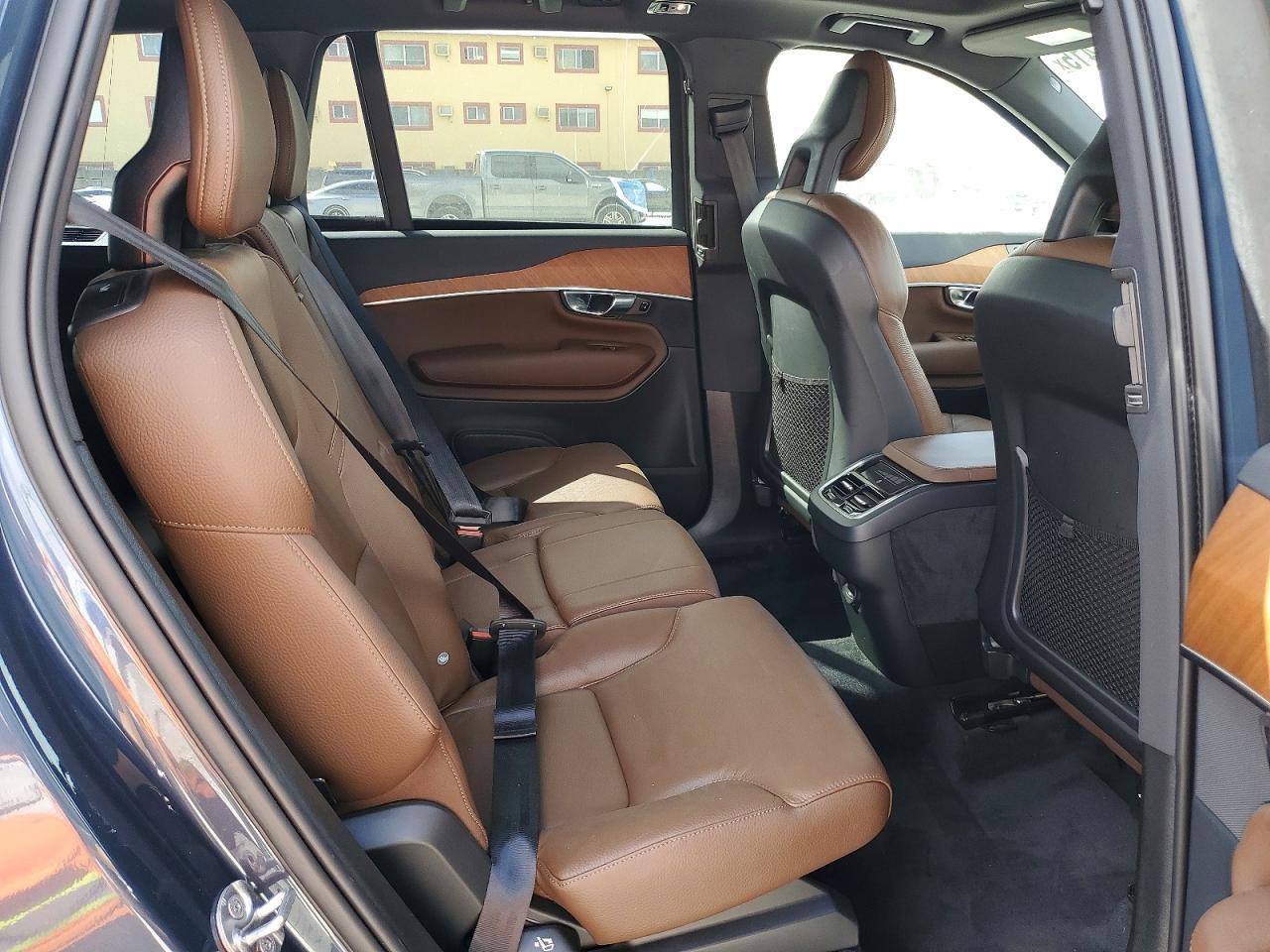 2022 VOLVO XC90