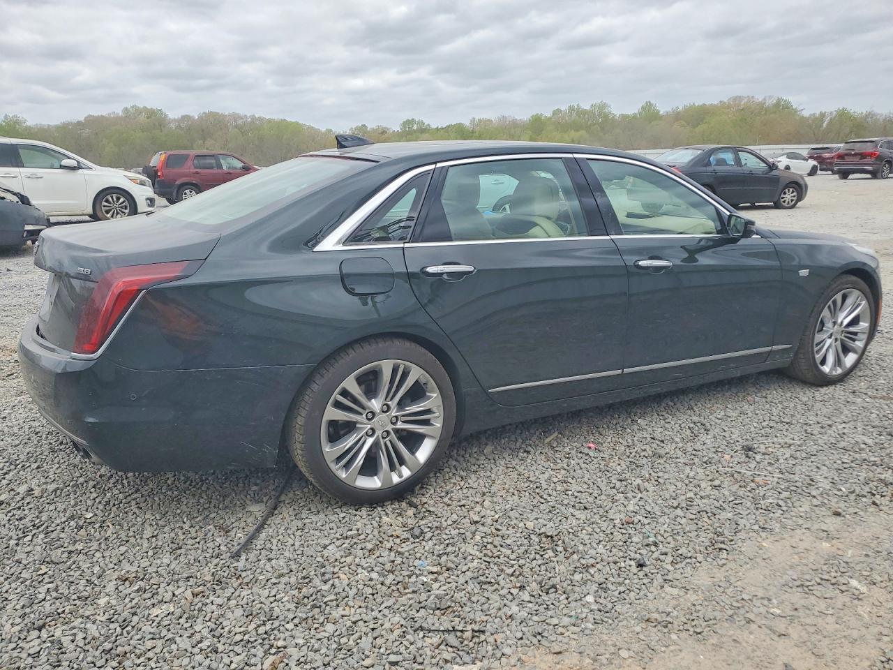 2017 CADILLAC CT6