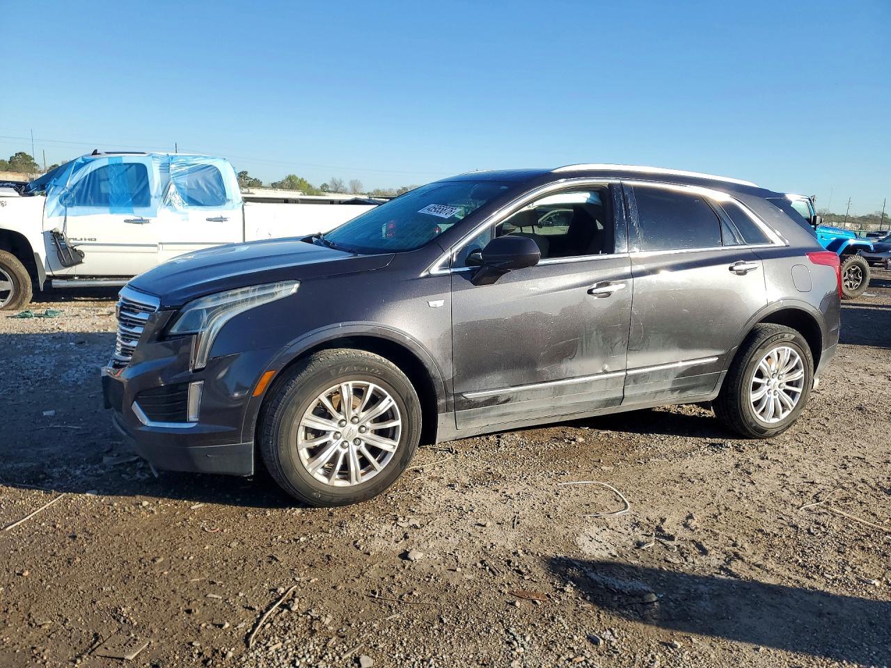 2017 CADILLAC XT5