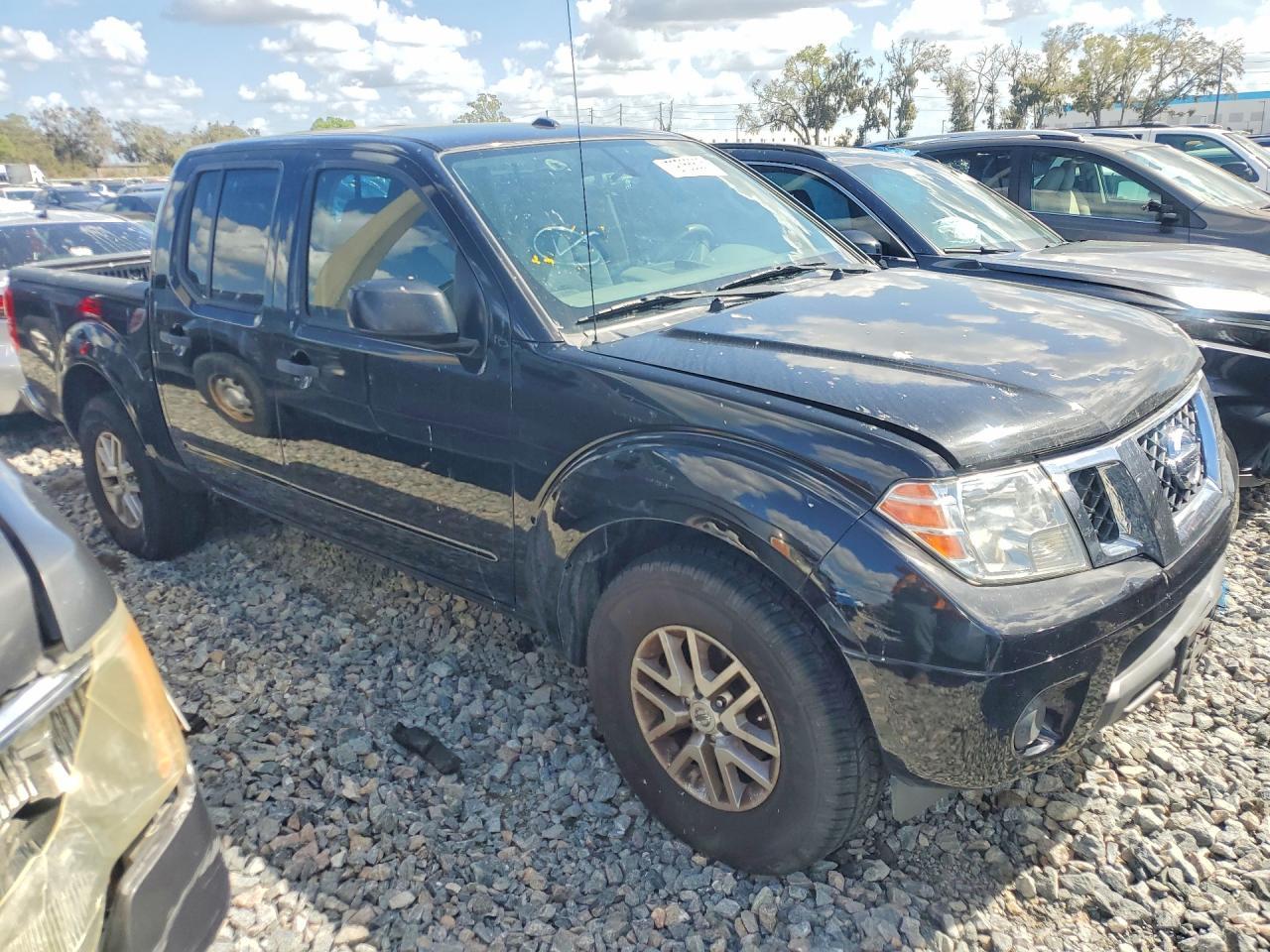 2017 NISSAN Frontier