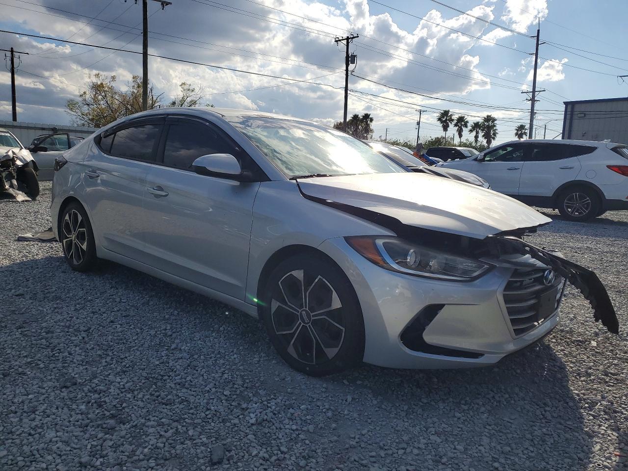 2017 HYUNDAI ELANTRA