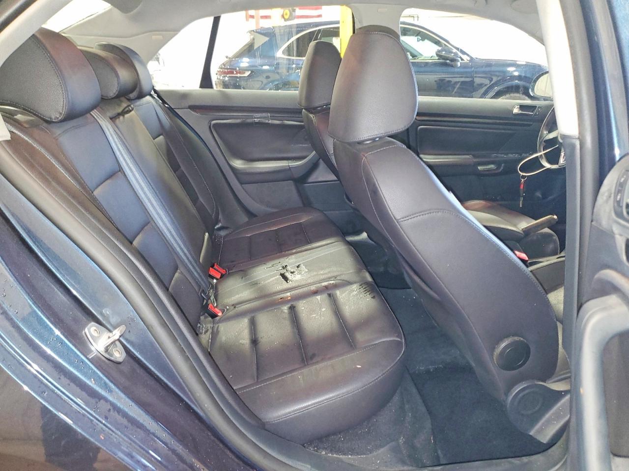 2010 VOLKSWAGEN JETTA