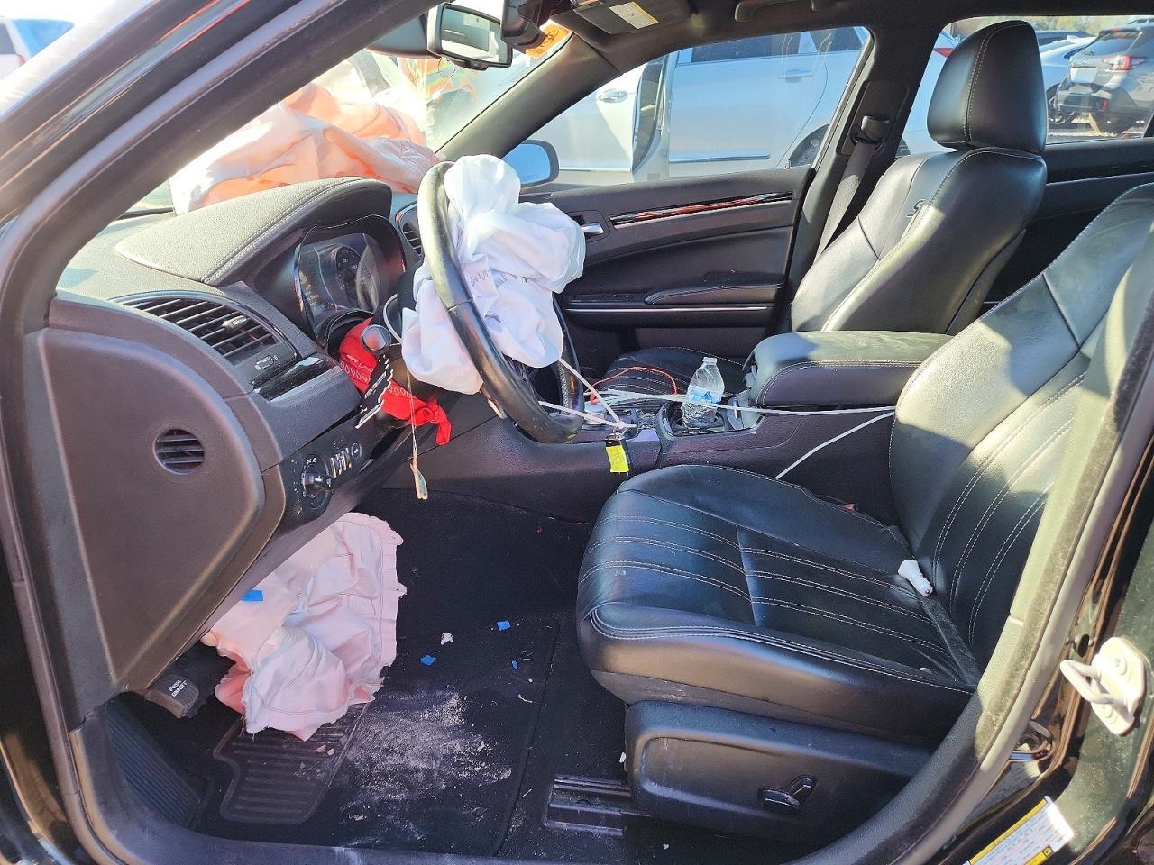 2019 CHRYSLER 300