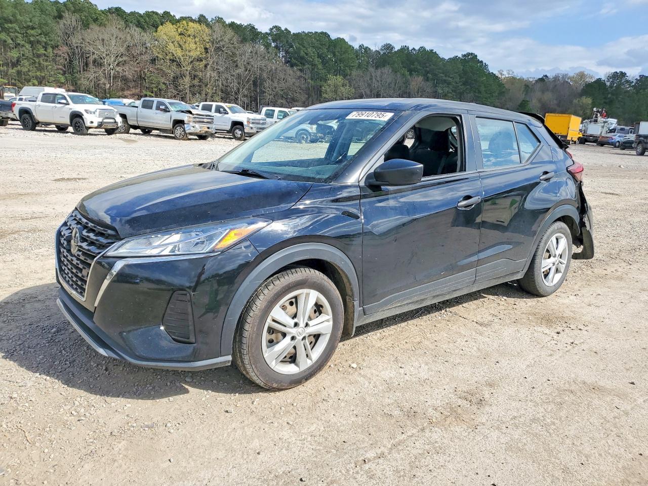 2021 NISSAN KICKS