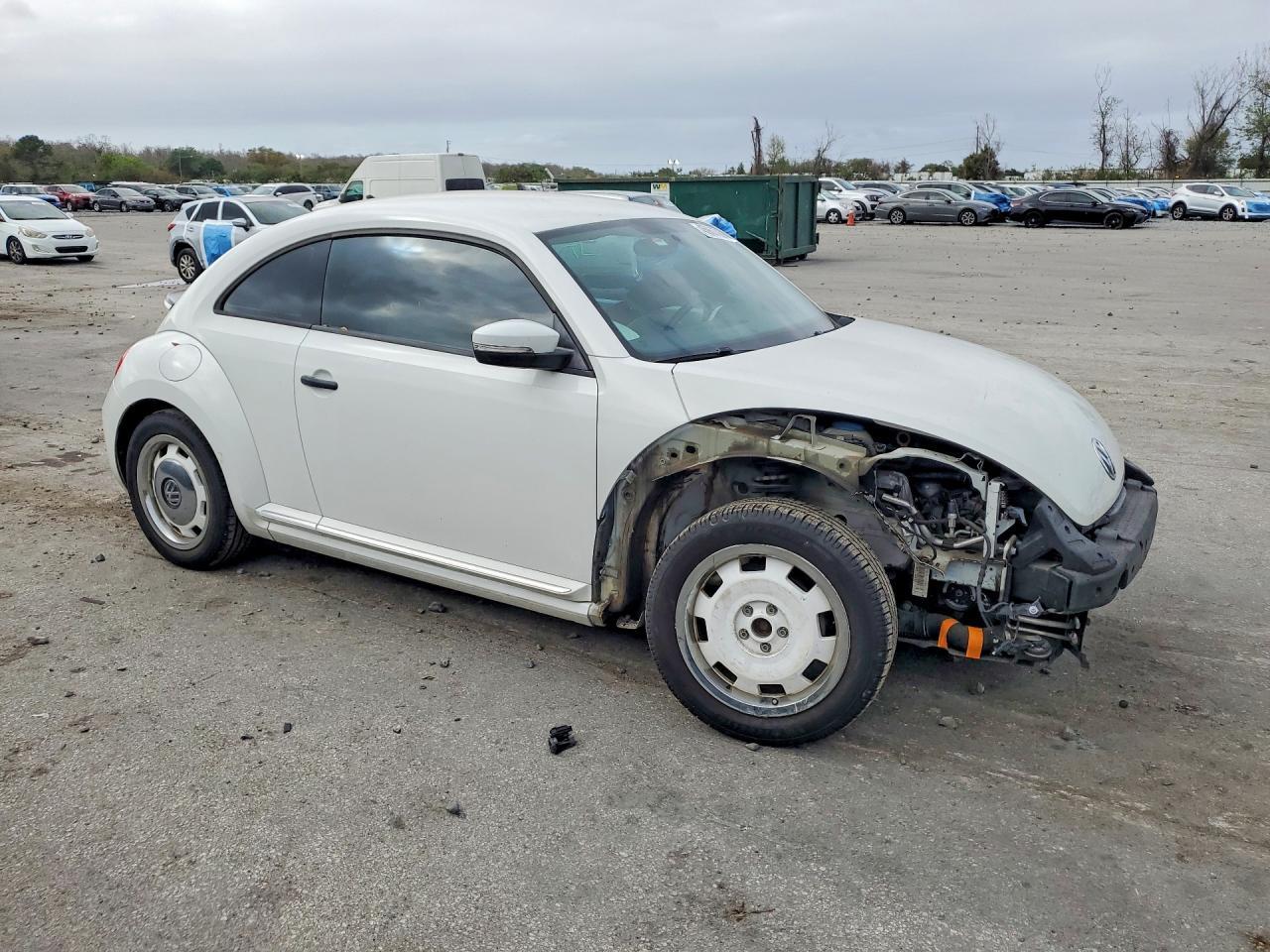 2015 VOLKSWAGEN Beetle