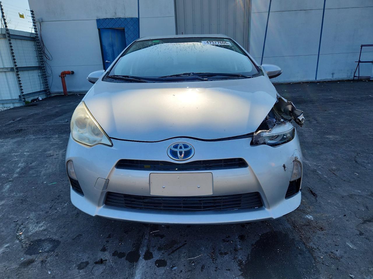 2013 TOYOTA Prius c