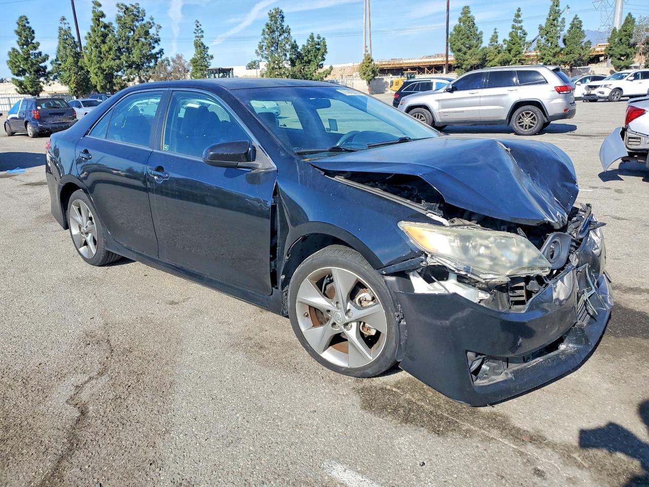 2014 TOYOTA CAMRY