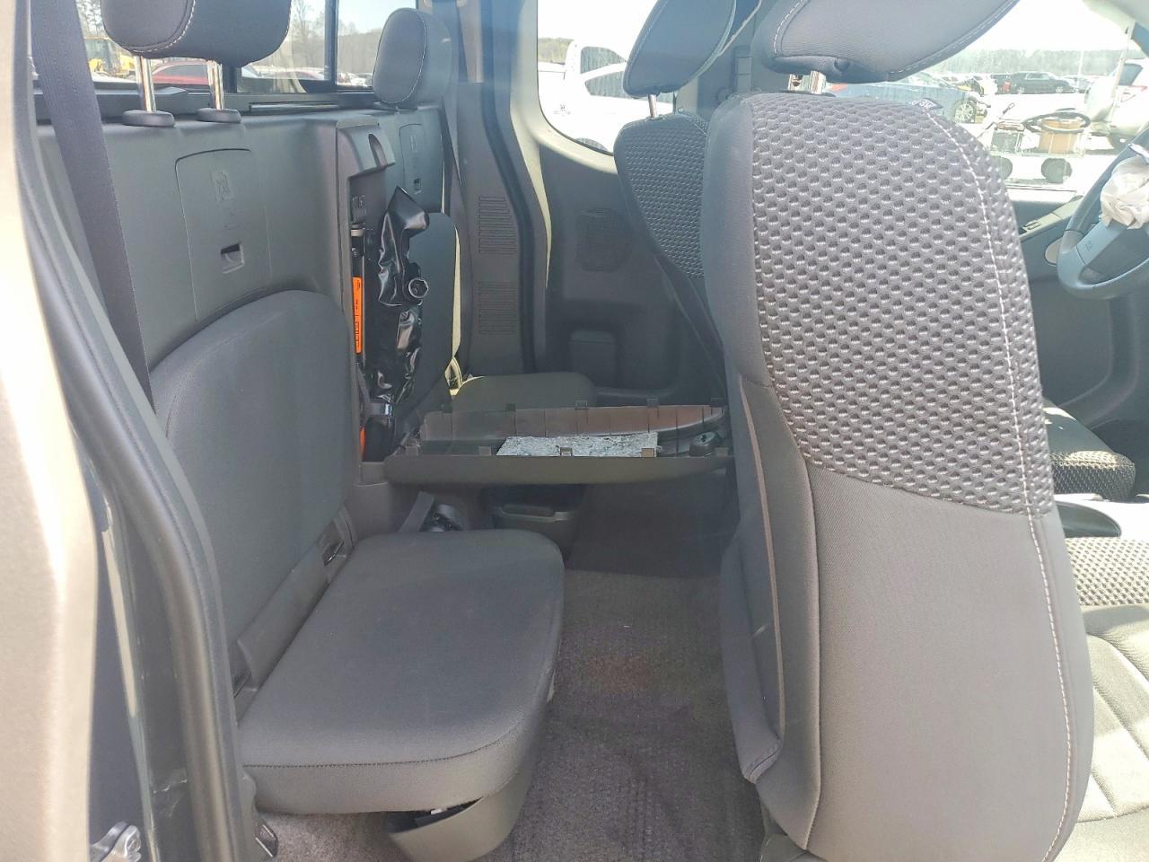 2017 NISSAN Frontier