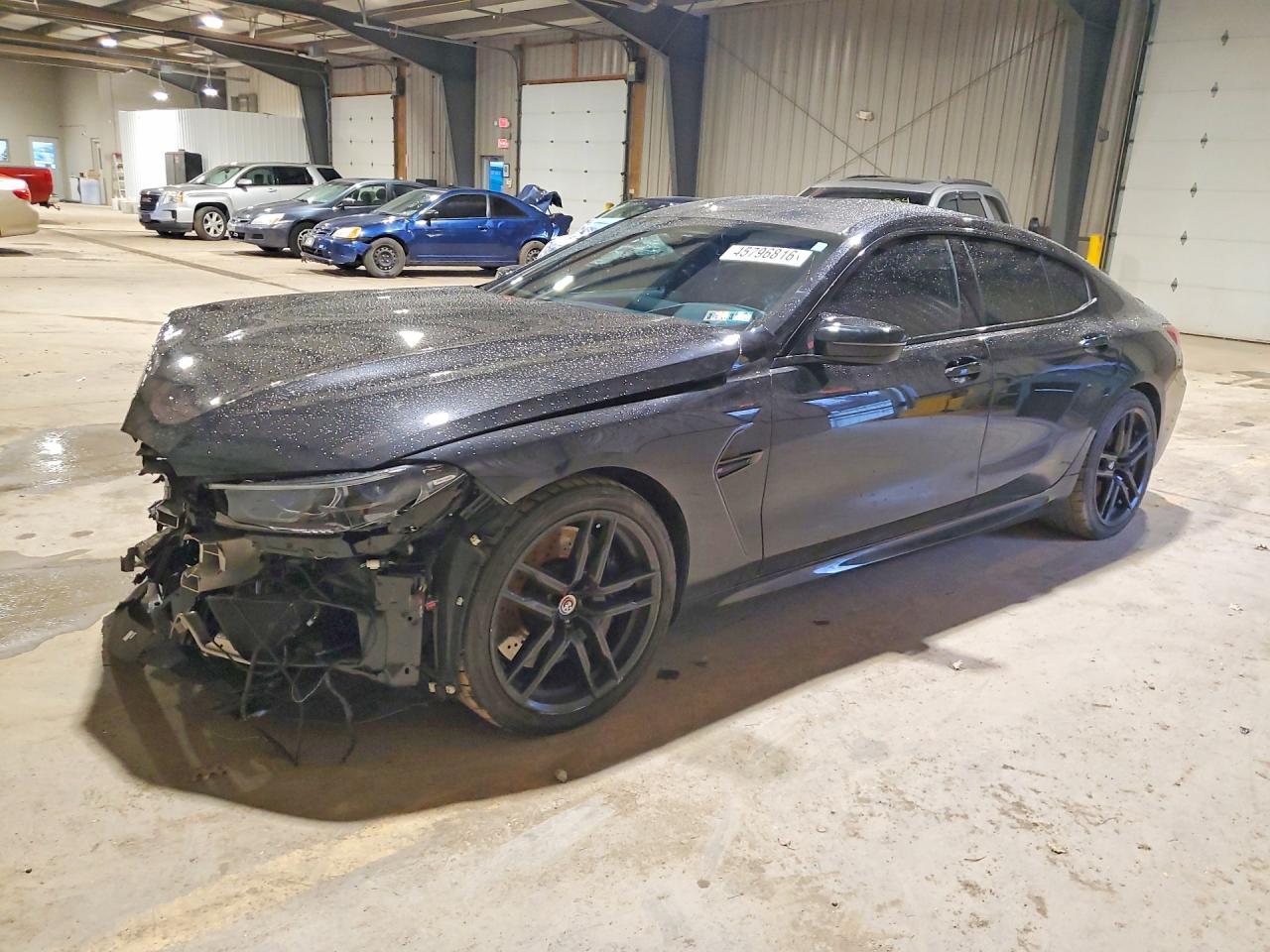 2023 BMW M8