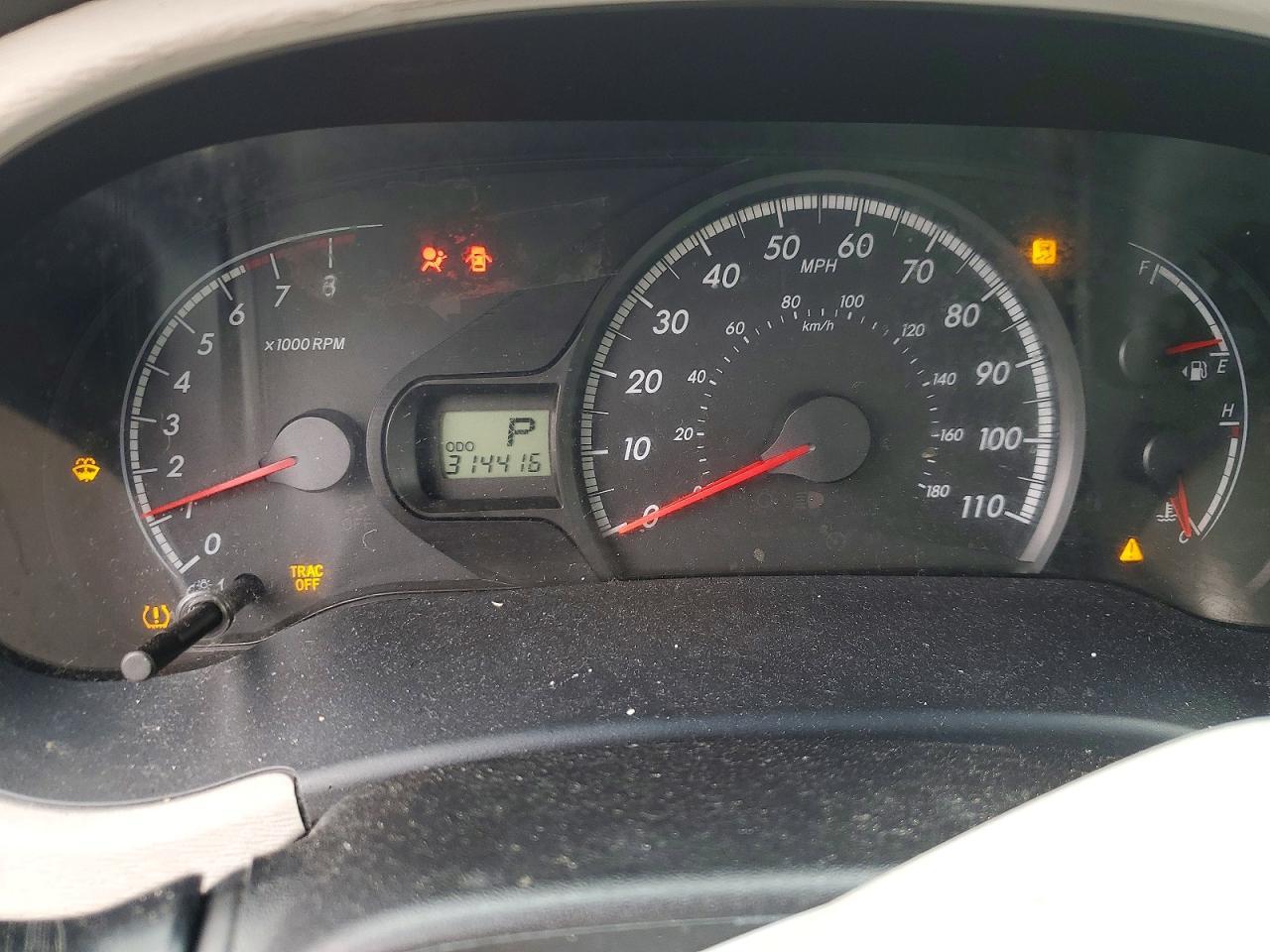 2011 TOYOTA SIENNA