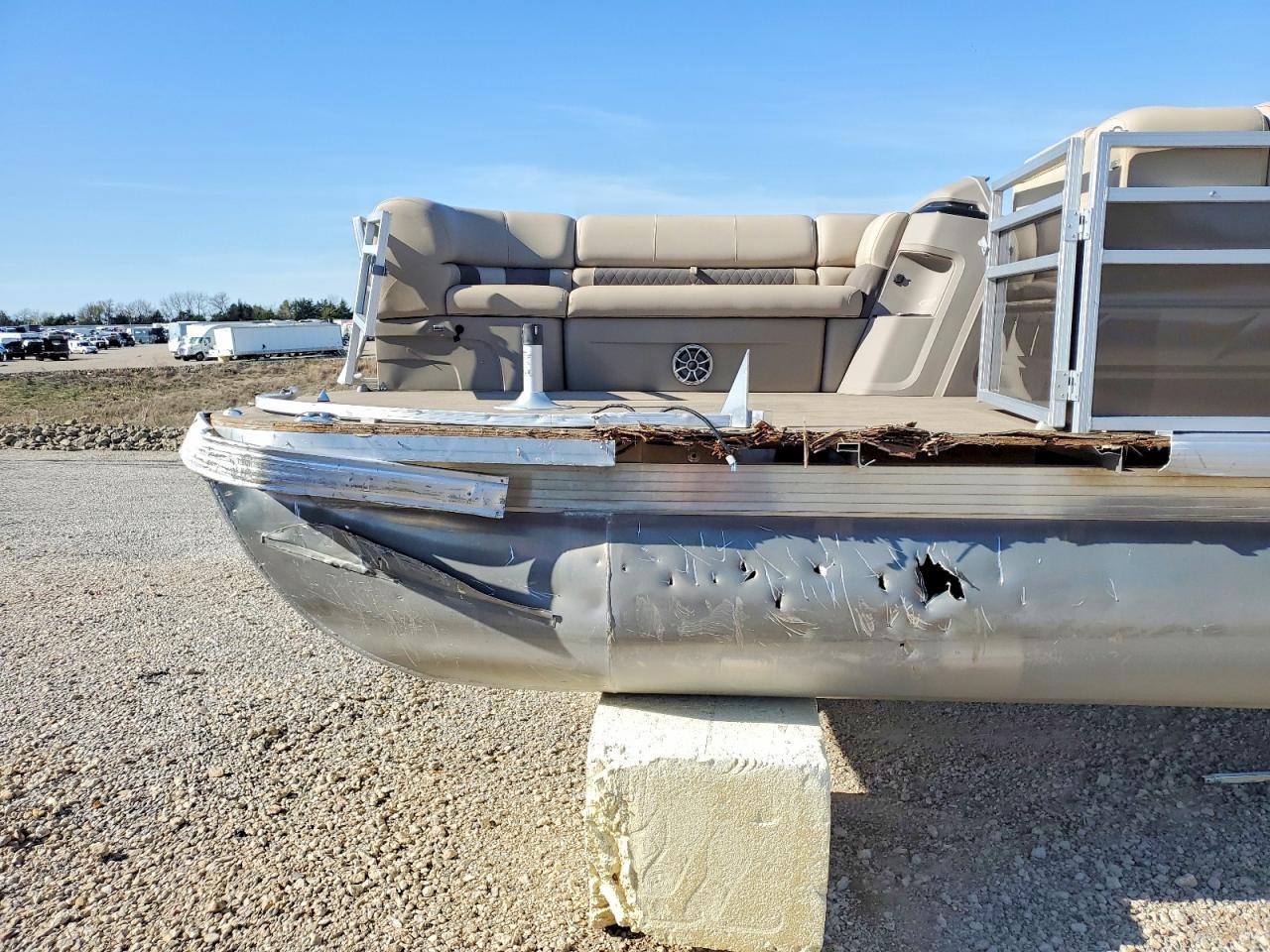 2024 Sun Tracker Boat