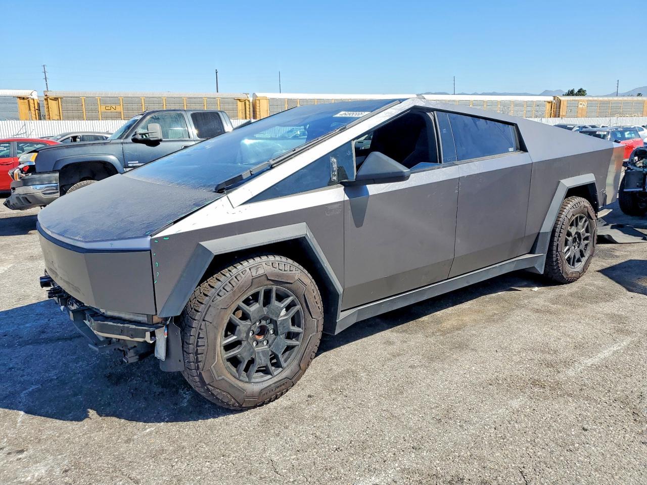 2024 TESLA Cybertruck
