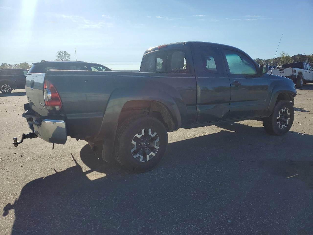 2011 TOYOTA TACOMA
