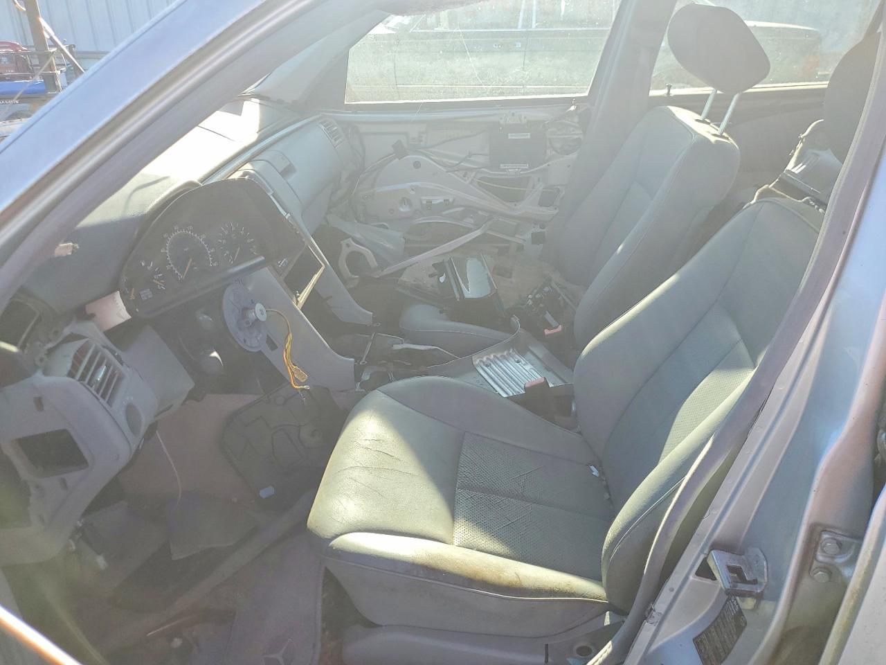 1999 MERCEDES-BENZ E-Class