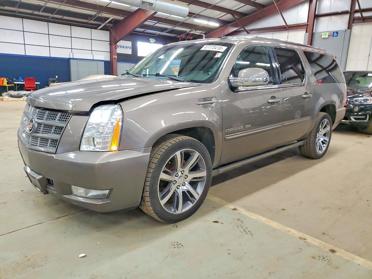 2013 CADILLAC Escalade ESV