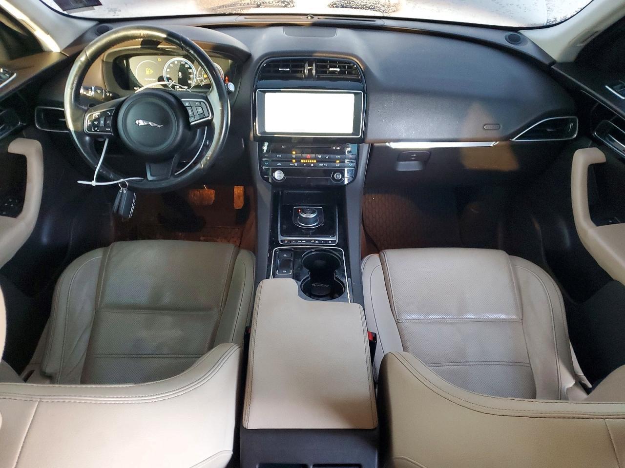 2017 JAGUAR F-Pace