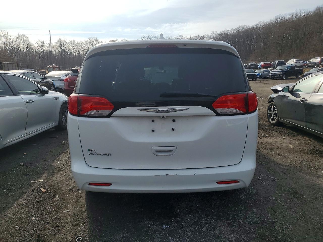 2020 CHRYSLER Voyager