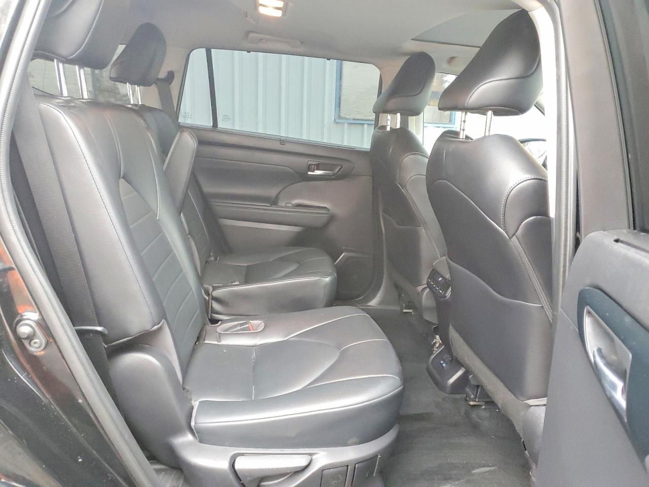 2022 TOYOTA HIGHLANDER