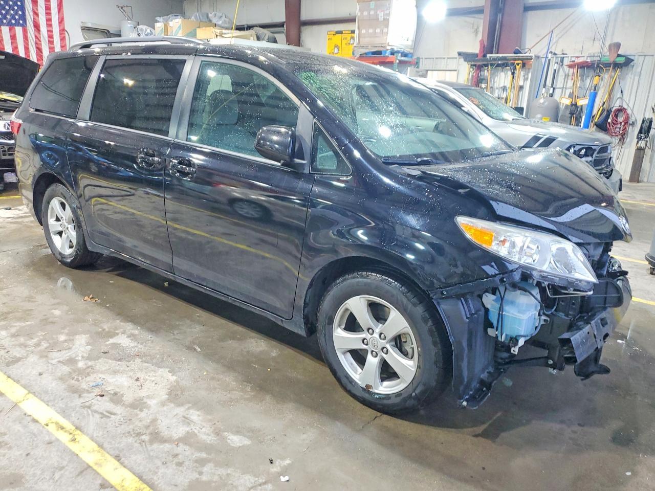 2017 TOYOTA SIENNA